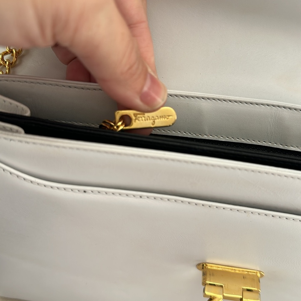 Authentic Vintage Ferragamo Gancini Handbag e210096 - Picture 15 of 17